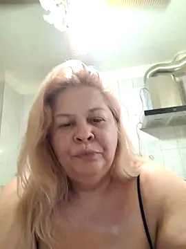 Snapshot of AriannaMilf chatting on 07/05/26, 05:53 AriannaMilf online show from 07/05/26, 05:53