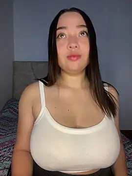 MissPerlaa online show from 02/07/25, 01:22