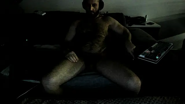 Hugealphabeast online show from 11/22/25, 09:03