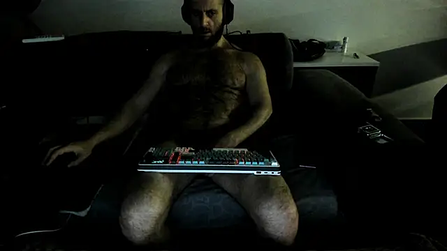 Hugealphabeast online show from 11/30/25, 05:28