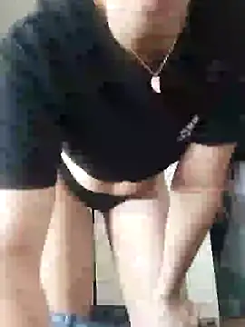 Snapshot of bruna_safadinhaa chatting on 12/02/24, 03:47 bruna safadinhaa online show from 12/02/24, 03:47