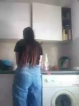 Snapshot of bruna_safadinhaa chatting on 12/11/24, 12:23 bruna safadinhaa online show from 12/11/24, 12:23