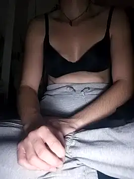 Snapshot of bruna_safadinhaa chatting on 01/12/25, 09:40 bruna safadinhaa online show from 01/12/25, 09:40