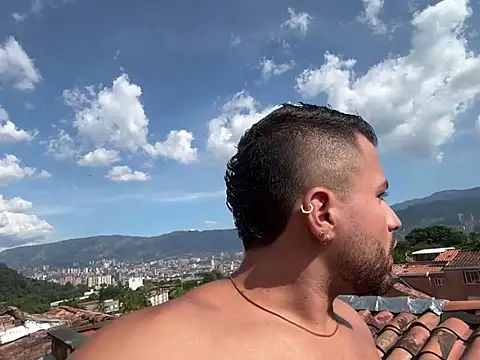 Juan Castano online show from 01/15/25, 08:05