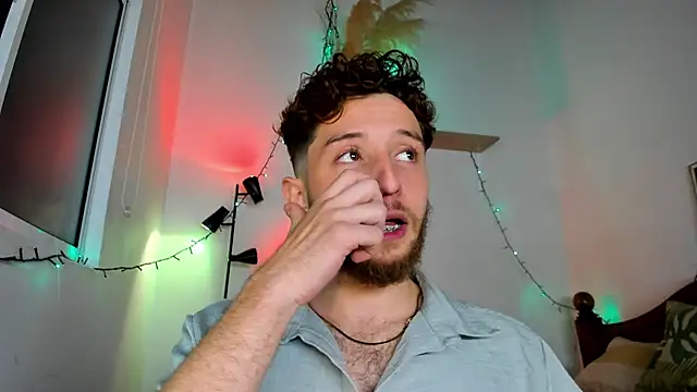 Juan Castano online show from 12/18/25, 07:25