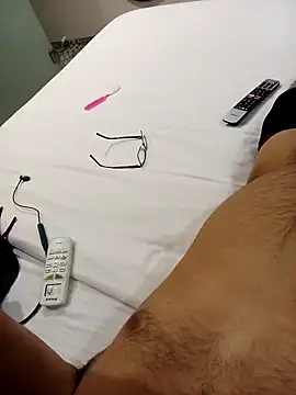 Snapshot of desiboy154 chatting on 04/16/26, 06:09 desiboy154 online show from 04/16/26, 06:09