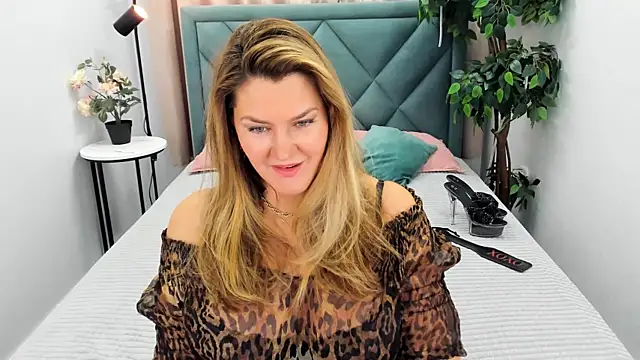 Adele Russo online show from 09/14/25, 04:17