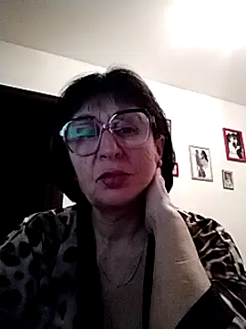 Snapshot of AlbinaXPretty chatting on 12/06/24, 02:17 AlbinaXPretty online show from 12/06/24, 02:17