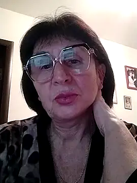 Snapshot of AlbinaXPretty chatting on 12/15/24, 08:58 AlbinaXPretty online show from 12/15/24, 08:58