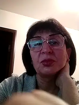 Snapshot of AlbinaXPretty chatting on 12/17/24, 08:43 AlbinaXPretty online show from 12/17/24, 08:43