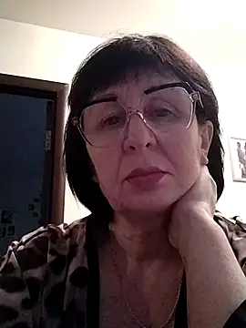 Snapshot of AlbinaXPretty chatting on 12/22/24, 06:49 AlbinaXPretty online show from 12/22/24, 06:49