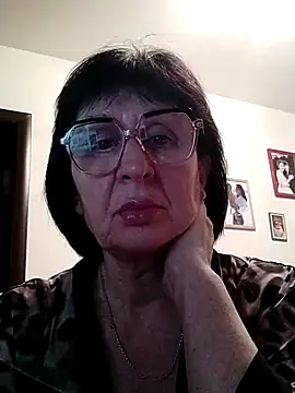 Snapshot of AlbinaXPretty chatting on 12/23/24, 08:03 AlbinaXPretty online show from 12/23/24, 08:03