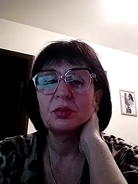 Snapshot of AlbinaXPretty chatting on 12/24/24, 06:28 AlbinaXPretty online show from 12/24/24, 06:28