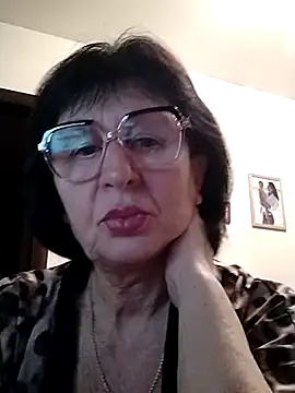 Snapshot of AlbinaXPretty chatting on 12/27/24, 04:47 AlbinaXPretty online show from 12/27/24, 04:47