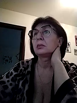 Snapshot of AlbinaXPretty chatting on 12/30/24, 06:31 AlbinaXPretty online show from 12/30/24, 06:31