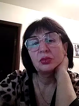 Snapshot of AlbinaXPretty chatting on 01/03/25, 08:11 AlbinaXPretty online show from 01/03/25, 08:11