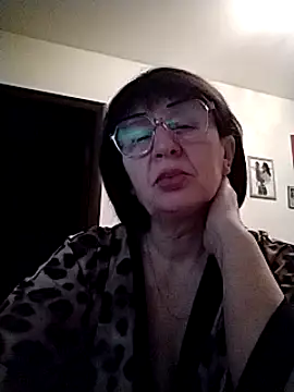 Snapshot of AlbinaXPretty chatting on 01/05/25, 03:32 AlbinaXPretty online show from 01/05/25, 03:32