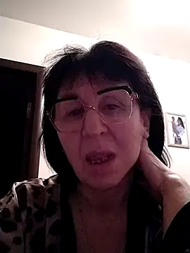 Snapshot of AlbinaXPretty chatting on 01/11/25, 01:27 AlbinaXPretty online show from 01/11/25, 01:27