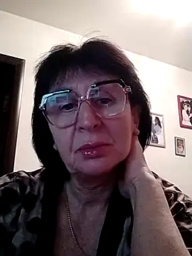 Snapshot of AlbinaXPretty chatting on 01/11/25, 03:31 AlbinaXPretty online show from 01/11/25, 03:31