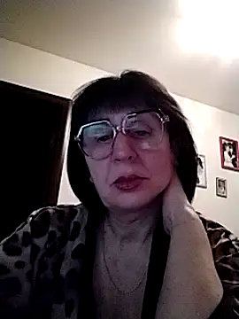 Snapshot of AlbinaXPretty chatting on 01/15/25, 08:37 AlbinaXPretty online show from 01/15/25, 08:37
