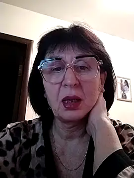 Snapshot of AlbinaXPretty chatting on 01/28/25, 06:49 AlbinaXPretty online show from 01/28/25, 06:49