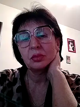 Snapshot of AlbinaXPretty chatting on 02/03/25, 08:35 AlbinaXPretty online show from 02/03/25, 08:35