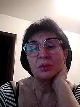 Snapshot of AlbinaXPretty chatting on 02/04/25, 08:06 AlbinaXPretty online show from 02/04/25, 08:06