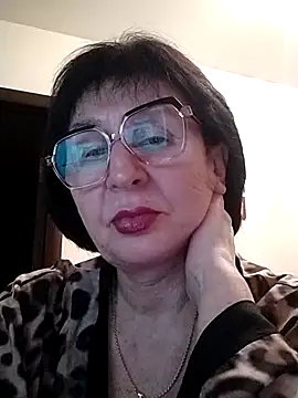 Snapshot of AlbinaXPretty chatting on 02/08/25, 06:33 AlbinaXPretty online show from 02/08/25, 06:33