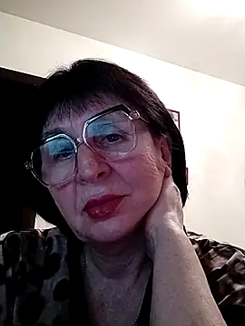 Snapshot of AlbinaXPretty chatting on 02/17/25, 06:04 AlbinaXPretty online show from 02/17/25, 06:04