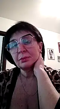 Snapshot of AlbinaXPretty chatting on 02/19/25, 02:44 AlbinaXPretty online show from 02/19/25, 02:44
