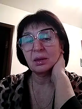 Snapshot of AlbinaXPretty chatting on 02/21/25, 04:05 AlbinaXPretty online show from 02/21/25, 04:05