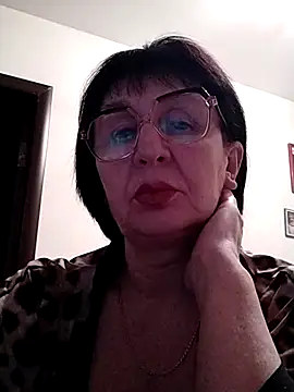 Snapshot of AlbinaXPretty chatting on 02/21/25, 08:16 AlbinaXPretty online show from 02/21/25, 08:16