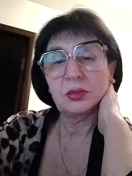 Snapshot of AlbinaXPretty chatting on 02/25/25, 08:41 AlbinaXPretty online show from 02/25/25, 08:41