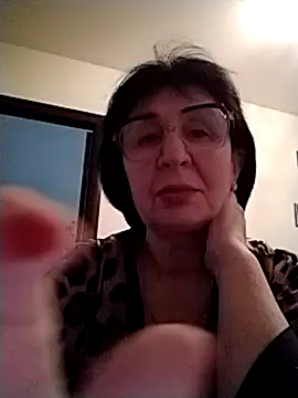 Snapshot of AlbinaXPretty chatting on 03/02/25, 11:18 AlbinaXPretty online show from 03/02/25, 11:18