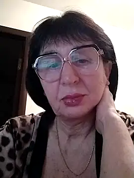Snapshot of AlbinaXPretty chatting on 03/05/25, 09:04 AlbinaXPretty online show from 03/05/25, 09:04