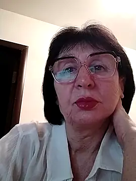 Snapshot of AlbinaXPretty chatting on 03/06/25, 07:32 AlbinaXPretty online show from 03/06/25, 07:32