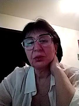 Snapshot of AlbinaXPretty chatting on 03/08/25, 09:08 AlbinaXPretty online show from 03/08/25, 09:08