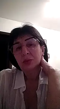 Snapshot of AlbinaXPretty chatting on 03/18/25, 09:21 AlbinaXPretty online show from 03/18/25, 09:21