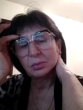 Snapshot of AlbinaXPretty chatting on 03/19/25, 08:11 AlbinaXPretty online show from 03/19/25, 08:11