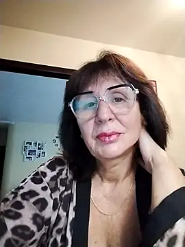 Snapshot of AlbinaXPretty chatting on 09/16/25, 07:31 AlbinaXPretty online show from 09/16/25, 07:31