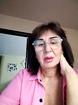 Snapshot of AlbinaXPretty chatting on 09/18/25, 08:05 AlbinaXPretty online show from 09/18/25, 08:05