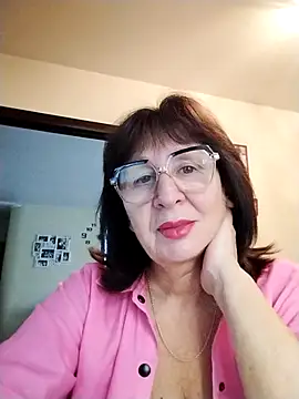 Snapshot of AlbinaXPretty chatting on 10/15/25, 06:24 AlbinaXPretty online show from 10/15/25, 06:24