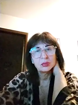 Snapshot of AlbinaXPretty chatting on 10/15/25, 08:09 AlbinaXPretty online show from 10/15/25, 08:09