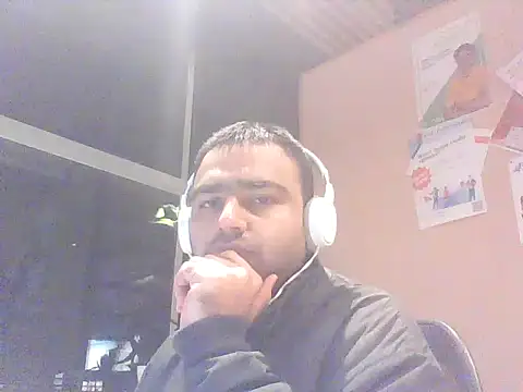 Snapshot of JohnBond009 chatting on 01/24/25, 06:25 JohnBond009 online show from 01/24/25, 06:25