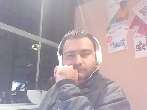 Snapshot of JohnBond009 chatting on 01/31/25, 06:47 JohnBond009 online show from 01/31/25, 06:47