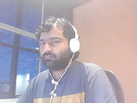 Snapshot of JohnBond009 chatting on 09/08/25, 06:40 JohnBond009 online show from 09/08/25, 06:40