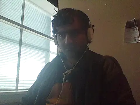 Snapshot of JohnBond009 chatting on 10/01/25, 10:32 JohnBond009 online show from 10/01/25, 10:32