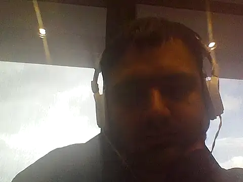 Snapshot of JohnBond009 chatting on 03/26/26, 09:48 JohnBond009 online show from 03/26/26, 09:48