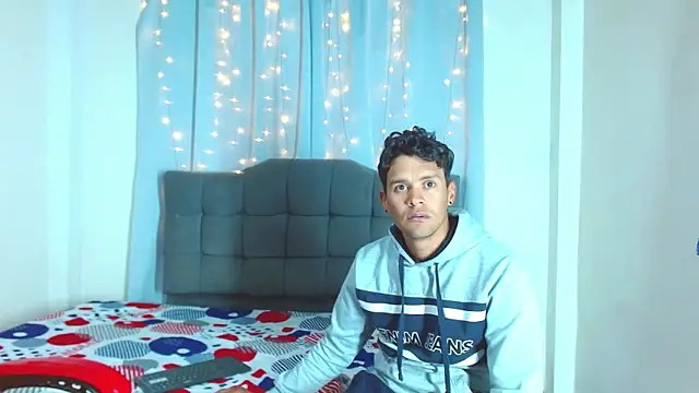 Snapshot of kelvin_jhoseth1 chatting on 11/24/25, 10:20 kelvin jhoseth1 online show from 11/24/25, 10:20