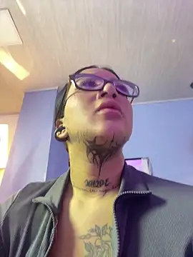 ayshel   online show from 10/22/25, 03:40